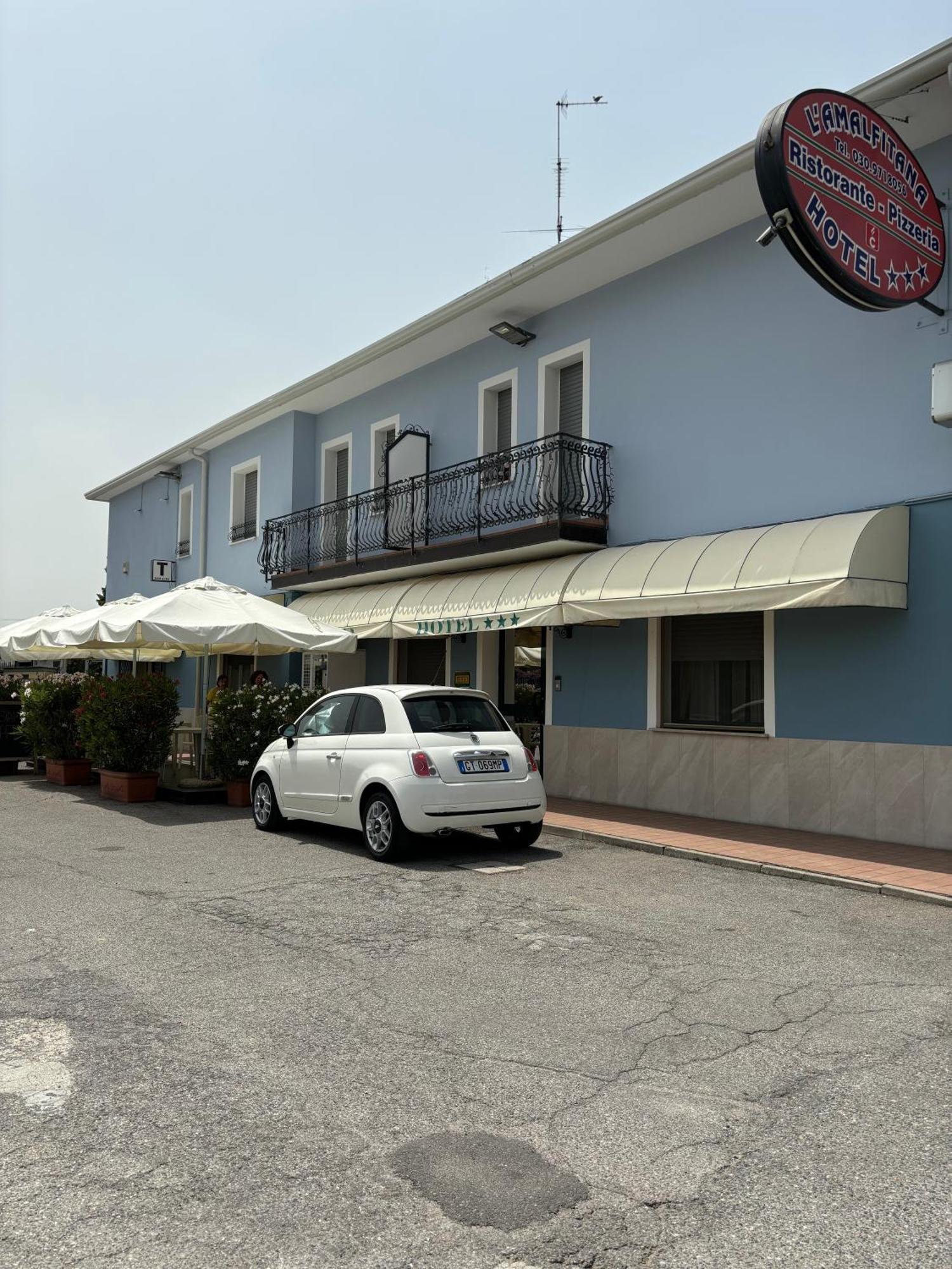 Hotel Ristorante Amalfitana Dello Exterior photo