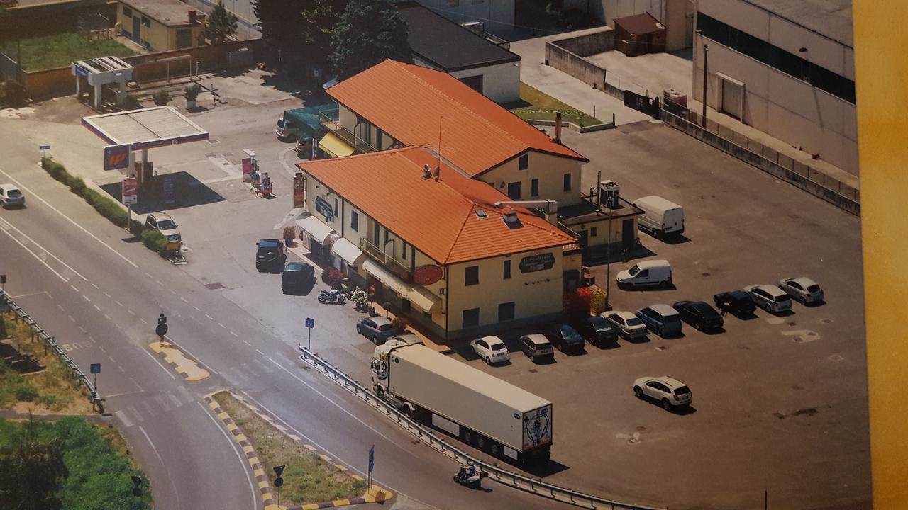 Hotel Ristorante Amalfitana Dello Exterior photo